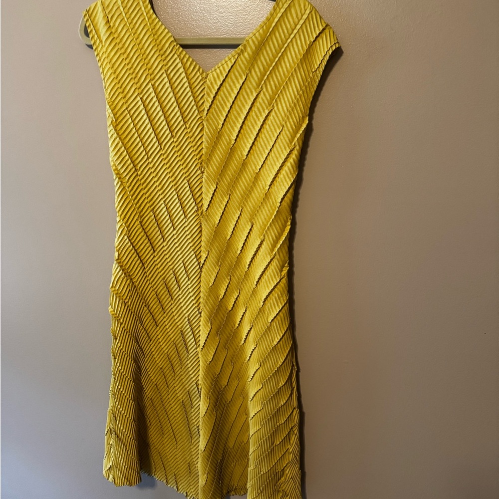 Elegant Babette Yellow Pleated Dress